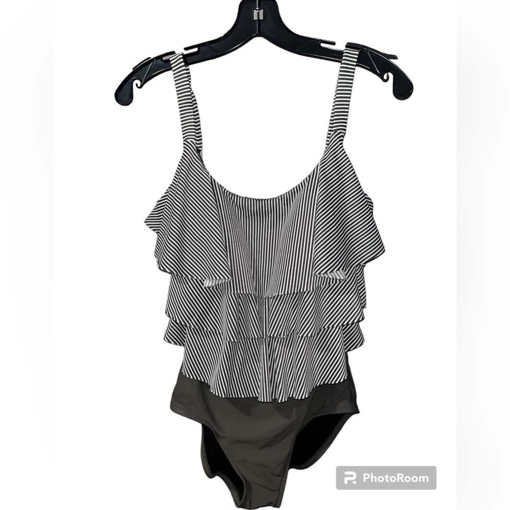 ☀️SUMMER SALE ☀️ EUC Backflips One-Piece Ruffled Bathing Suit-Size Women’s 12